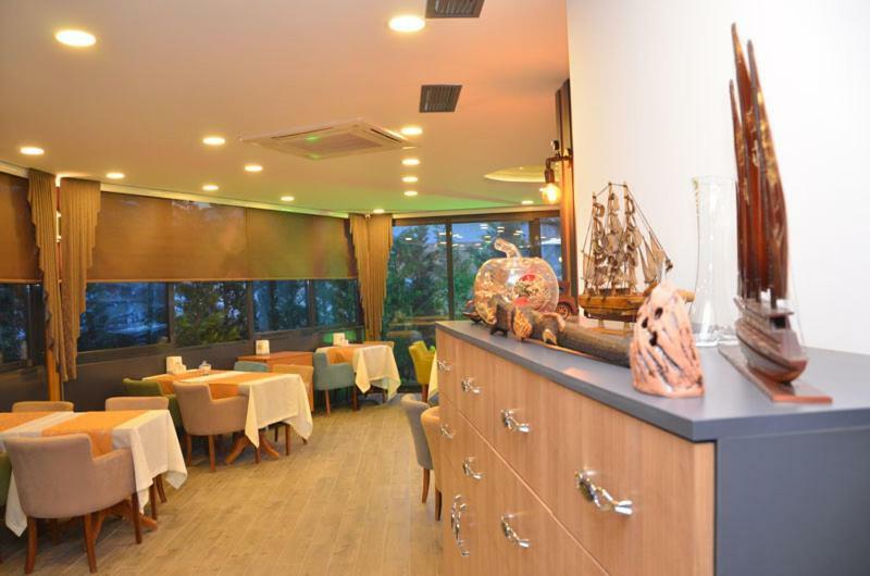 Grand Lark Hotel Adalar Kültér fotó