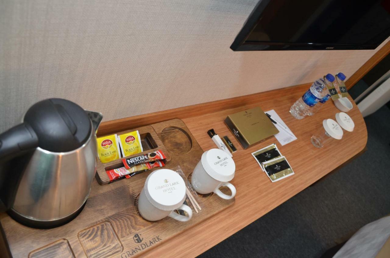 Grand Lark Hotel Adalar Kültér fotó